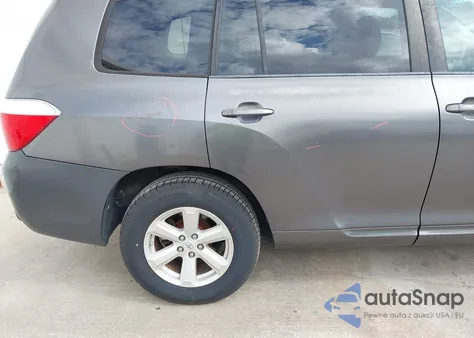 2010 Toyota Highlander Base V6 from USA, damaged, VIN 5TDZK3EHXAS014696